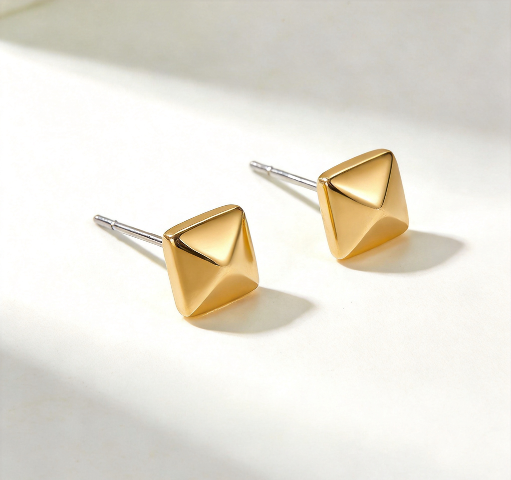 01 - Gold-tone Studs